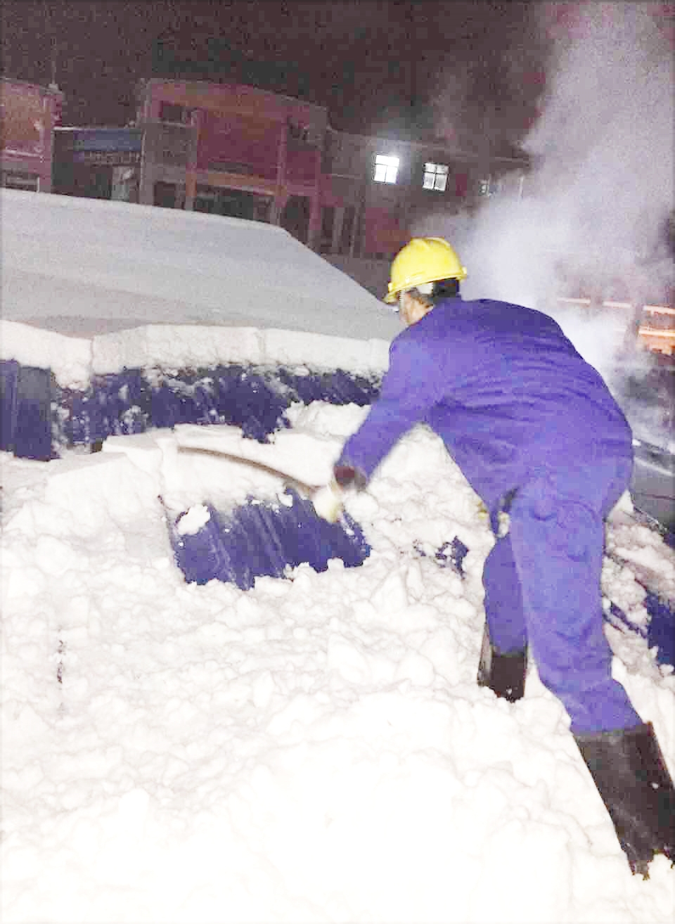 清除煤棚積雪 武義龍手機(jī)作品
